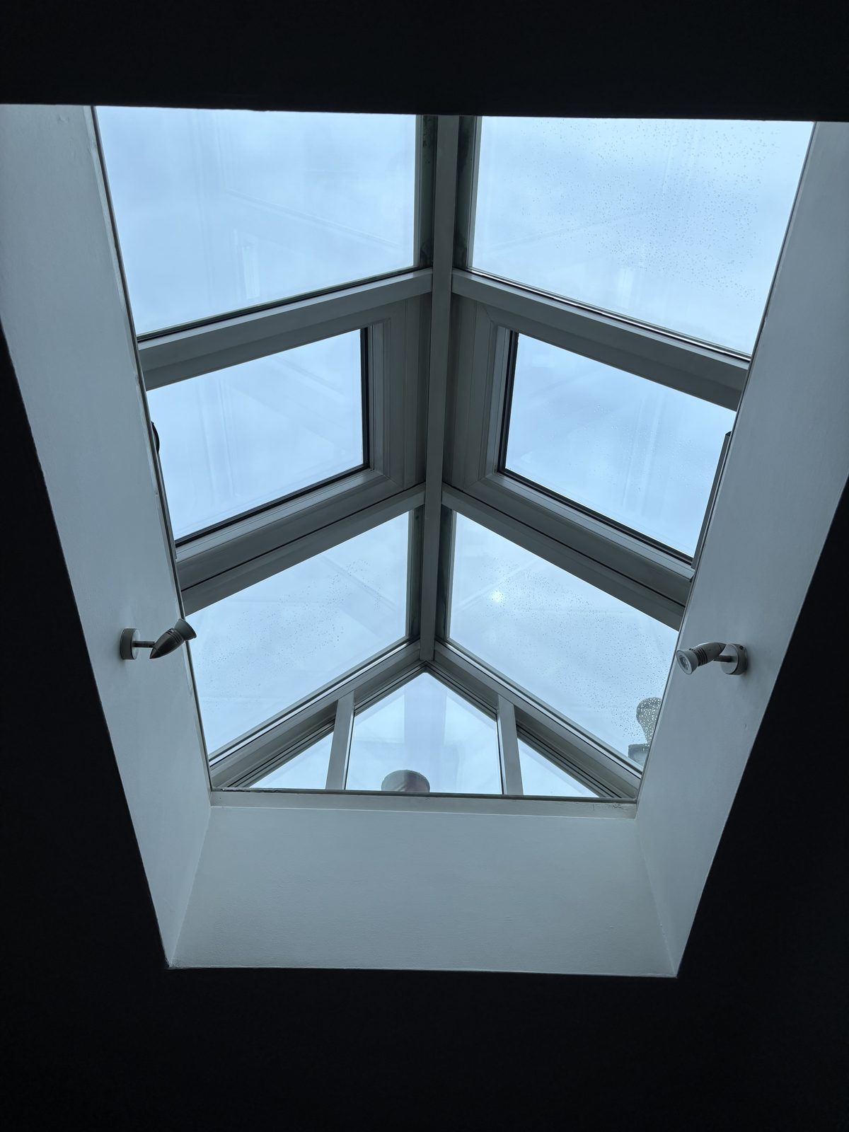 Modern roof lantern cooling